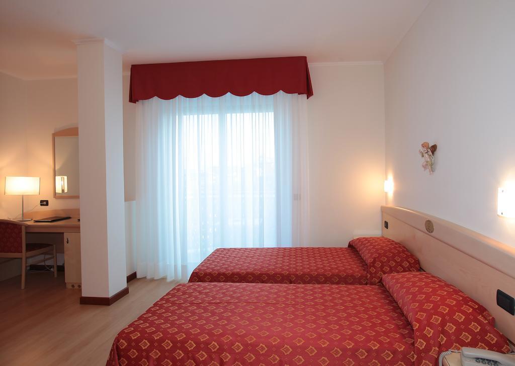 Hotel Helios Τζεσόλο Λίντο Εξωτερικό φωτογραφία