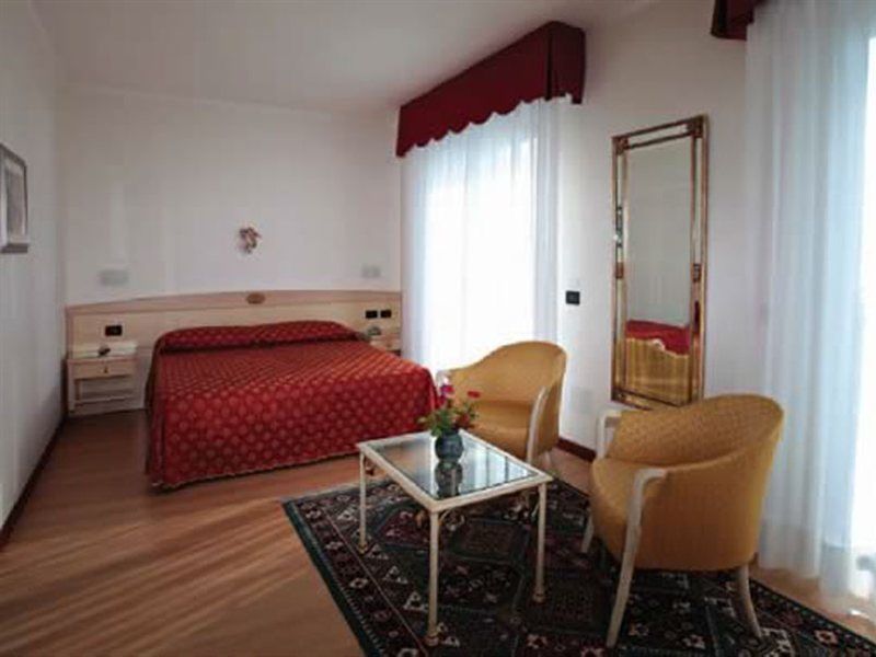 Hotel Helios Τζεσόλο Λίντο Εξωτερικό φωτογραφία