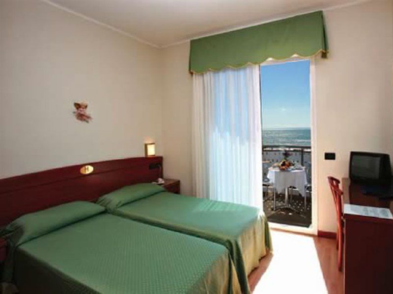 Hotel Helios Τζεσόλο Λίντο Εξωτερικό φωτογραφία