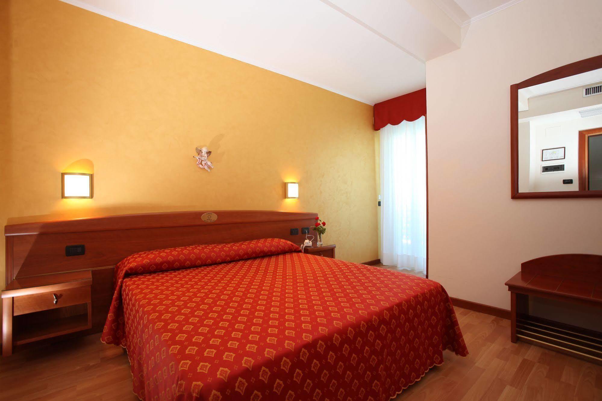 Hotel Helios Τζεσόλο Λίντο Εξωτερικό φωτογραφία